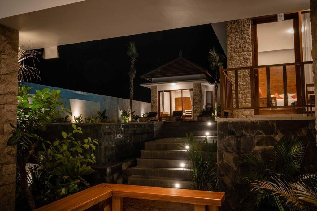 Nau Nusa Villa Batununggul Exterior foto